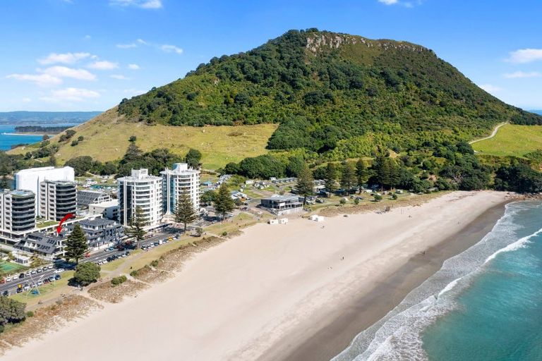 Photo of property in 10 Marine Parade, Mount Maunganui, 3116
