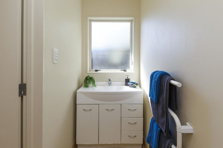 Photo of property in 23b Dorset Crescent, Hokowhitu, Palmerston North, 4410