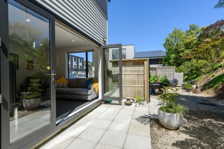 Photo of property in 22/8 Thatcher Crescent, Crofton Downs, Wellington, 6035