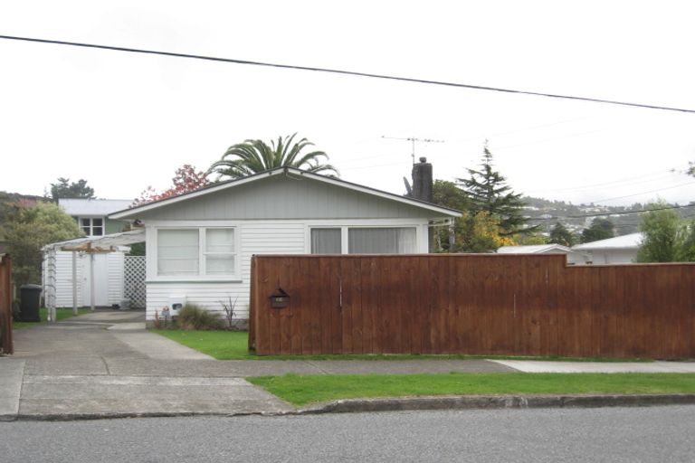 Photo of property in 66 Horoeka Street, Stokes Valley, Lower Hutt, 5019