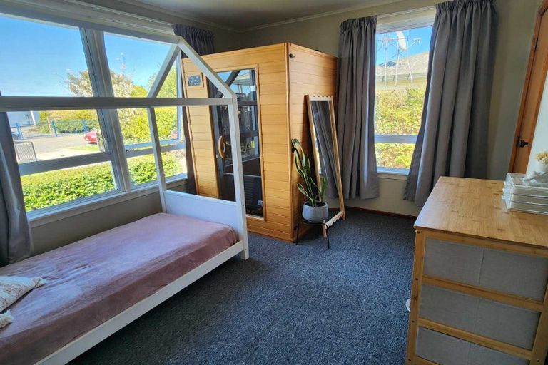 Photo of property in 8 Clifton Street, Bulls, 4818