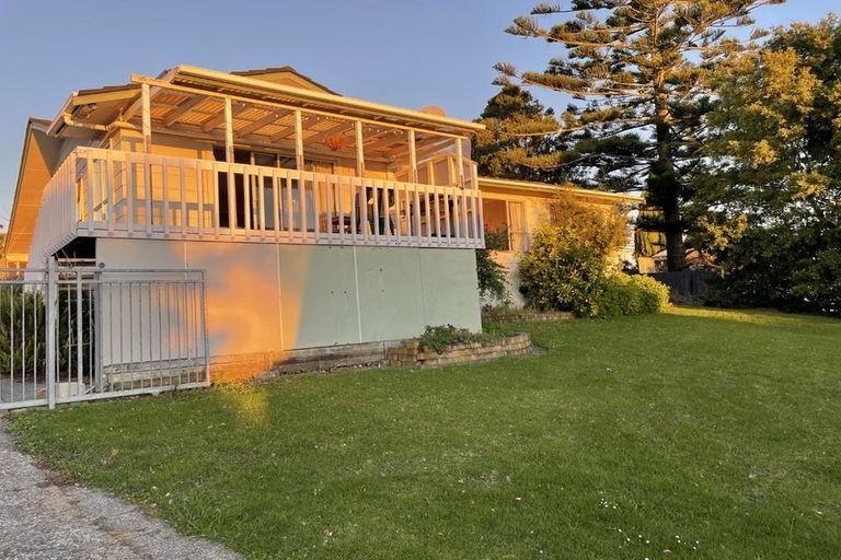 Photo of property in 19a Rodney Street, Howick, Auckland, 2014