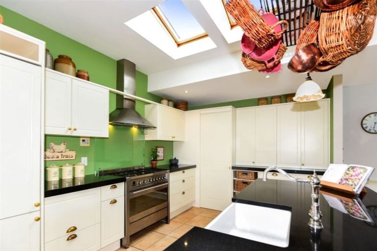 Photo of property in 55 Jeffreys Road, Fendalton, Christchurch, 8052