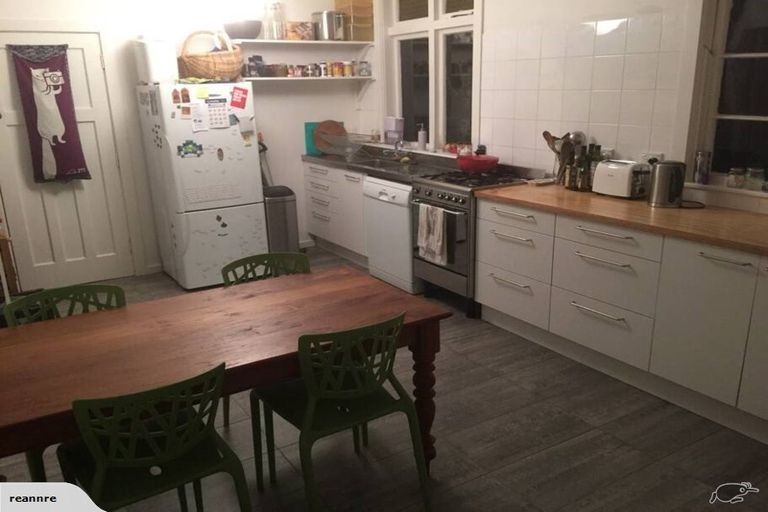 Photo of property in 6 Barton Terrace, Thorndon, Wellington, 6011