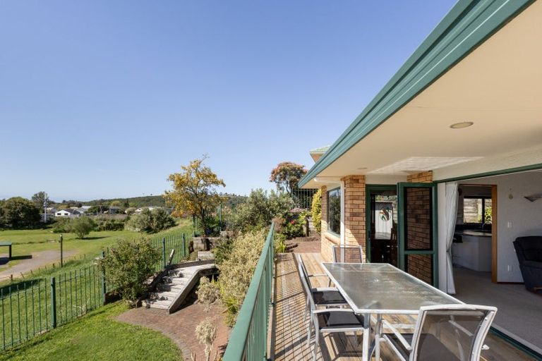 Photo of property in 32 Downing Place, Welcome Bay, Tauranga, 3112