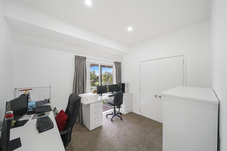 Photo of property in 12 Ranfurly Road, Alfriston, Auckland, 2105