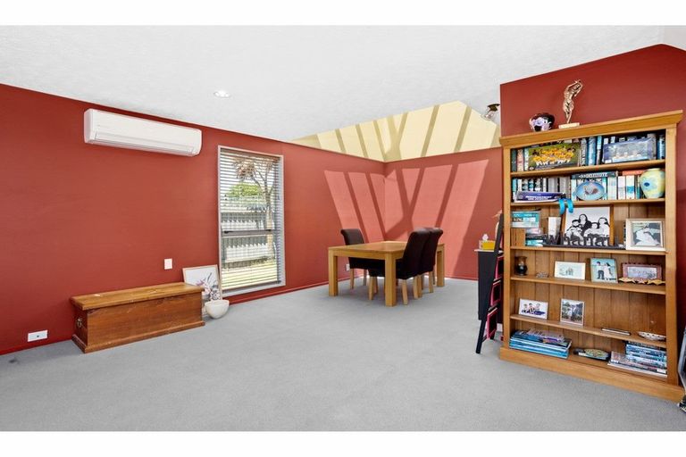 Photo of property in 47a Sawyers Arms Road, Northcote, Christchurch, 8052