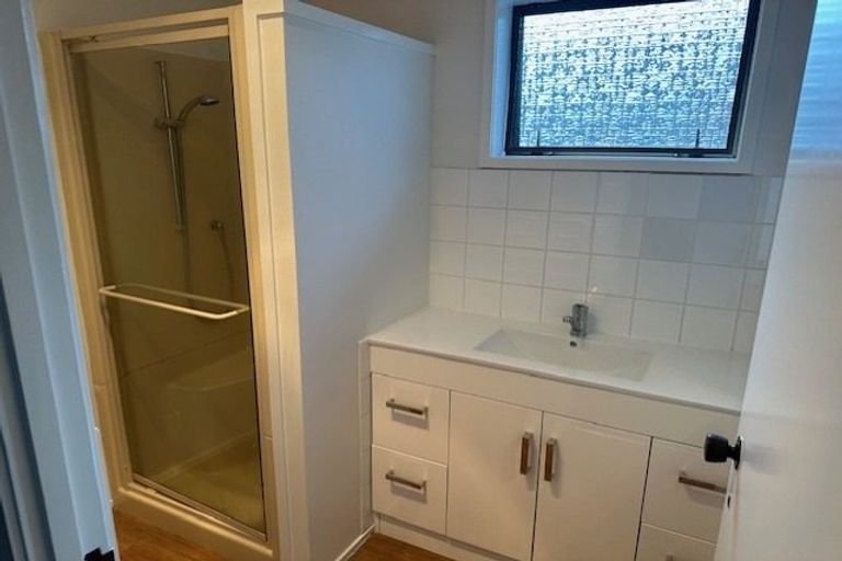 Photo of property in 1/51 Shakespeare Road, Milford, Auckland, 0620