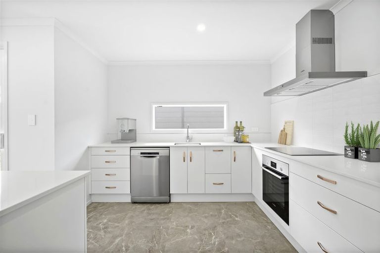 Photo of property in 63 Glenbervie Drive, Glenbervie, 0173