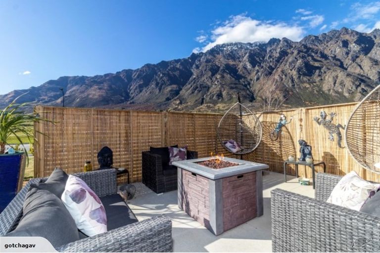 Photo of property in 17 Bannister Street, Jacks Point, Queenstown, 9371