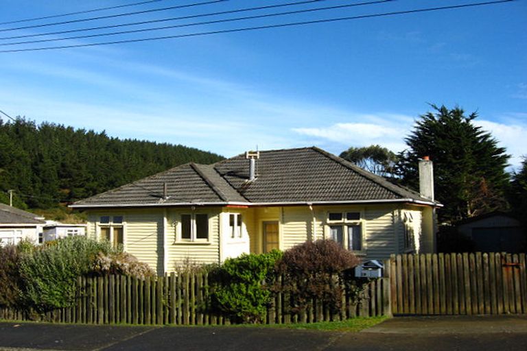 Photo of property in 19 Flagstaff Road, Bluff, 9814