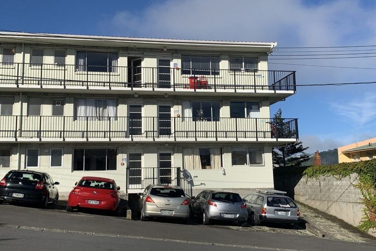 Photo of property in 2/4 Derby Street, Mount Victoria, Wellington, 6011