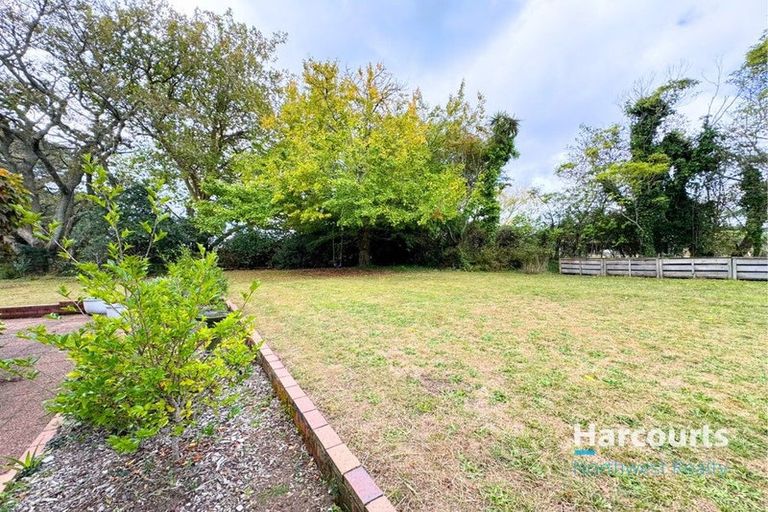 Photo of property in 86 Tawa Road, Kumeu, 0891