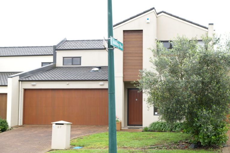 Photo of property in 37 Tiger Drive, Golflands, Auckland, 2013
