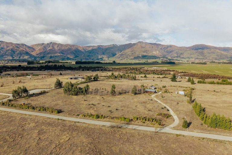 Photo of property in 66 Te Awa Road, Albert Town, Wanaka, 9382