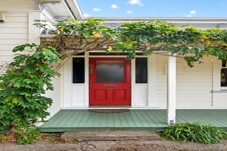 Photo of property in 93 Regent Street, Martinborough, 5711