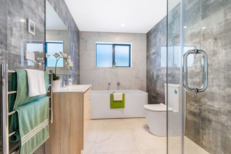 Photo of property in 15 Kearns Drive, Hobsonville, Auckland, 0616