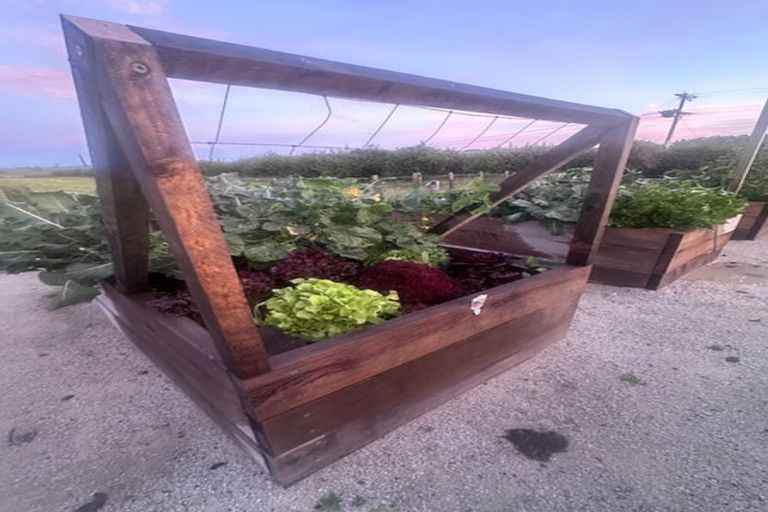 Photo of property in 407 Tikorangi Road East, Tikorangi, Waitara, 4383