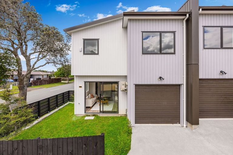 Photo of property in 13a John Walker Drive, Manurewa, Auckland, 2102