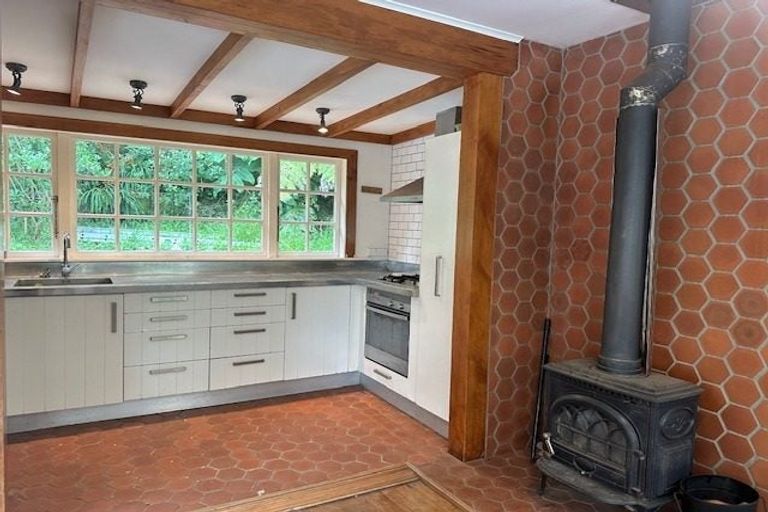 Photo of property in 354 Wairere Road, Waitakere, Henderson, 0782