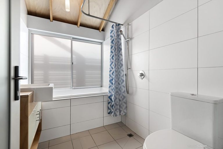 Photo of property in 1b Manley Terrace, Newtown, Wellington, 6021