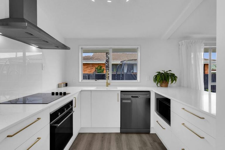 Photo of property in 10 O'halloran Drive, Halswell, Christchurch, 8025