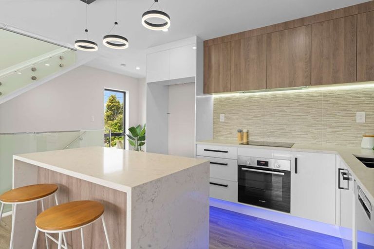 Photo of property in 6/18 Hutchinsons Road, Bucklands Beach, Auckland, 2014