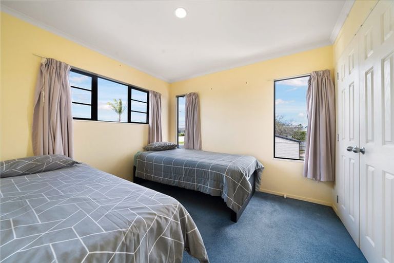 Photo of property in 42a Totara Road, Te Atatu Peninsula, Auckland, 0610