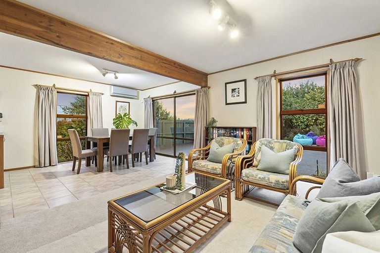 Photo of property in 85 Kennedy Avenue, Forrest Hill, Auckland, 0620