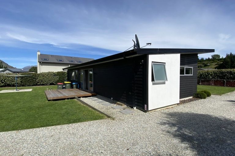 Photo of property in 8 Sylvan Street, Lake Hayes, Queenstown, 9304