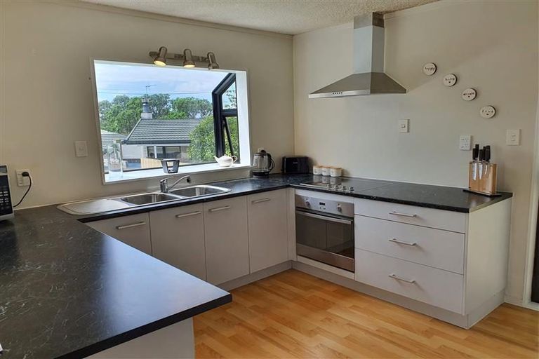 Photo of property in 39 Jaemont Avenue, Te Atatu South, Auckland, 0610