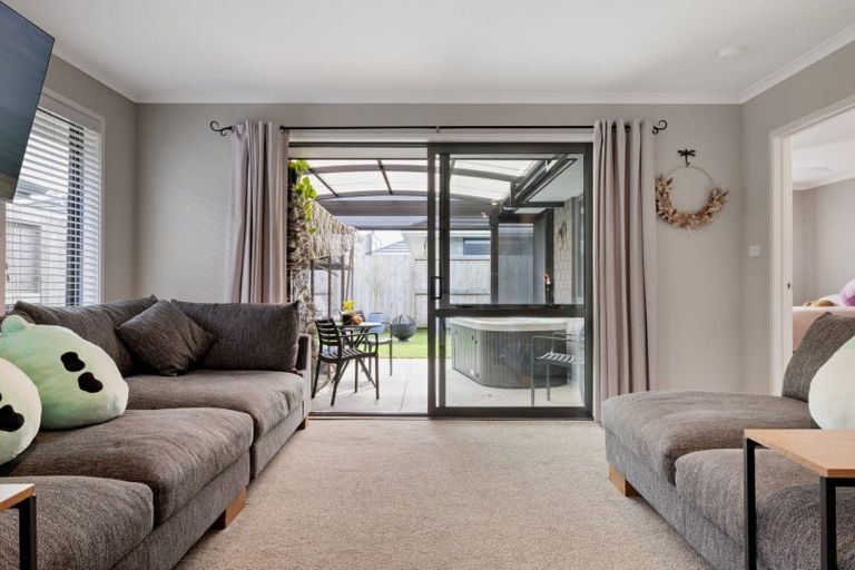 Photo of property in 17 Te Wharo Drive, Papamoa, 3118