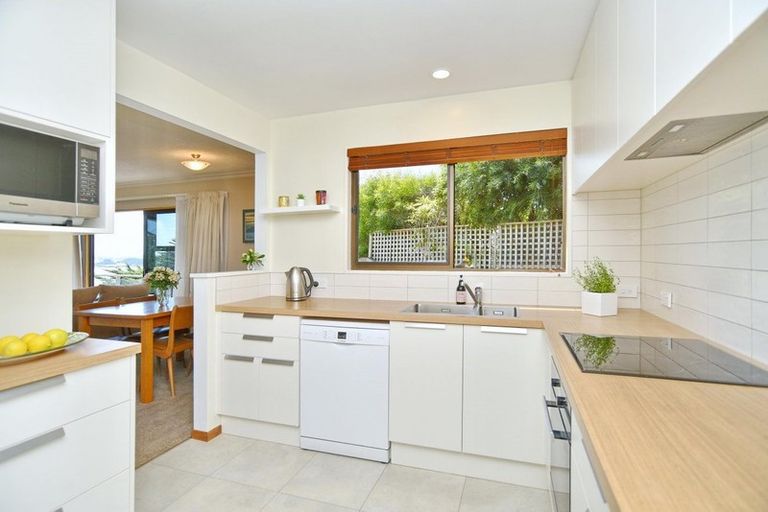 Photo of property in 2/56 Balmoral Lane, Redcliffs, Christchurch, 8081