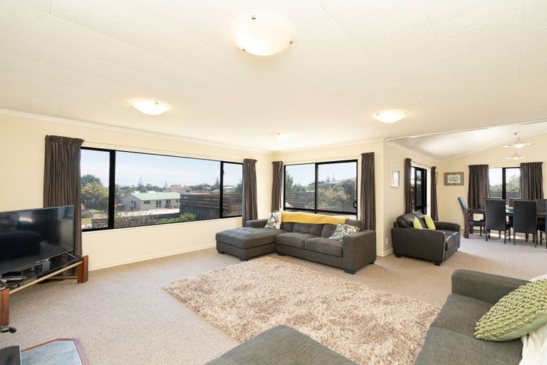 Photo of property in 4 Arataki Grove, Waitarere Beach, Levin, 5510