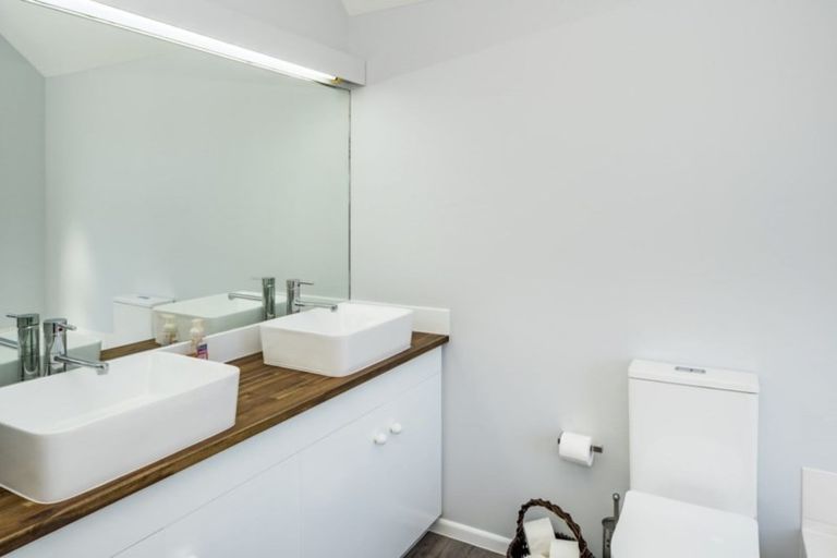 Photo of property in 24 Sailmaker Close, Whitby, Porirua, 5024