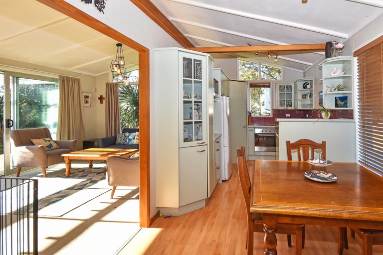 Photo of property in 1/27 Reelick Avenue, Pakuranga Heights, Auckland, 2010