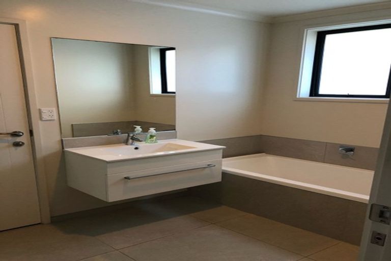 Photo of property in 10 Butterworth Crescent, Papamoa Beach, Papamoa, 3118