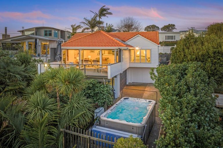 Photo of property in 18 Tizard Road, Birkenhead, Auckland, 0626