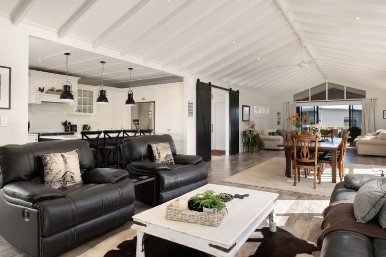 Photo of property in 31 Maria Tini Drive, Papamoa Beach, Papamoa, 3118