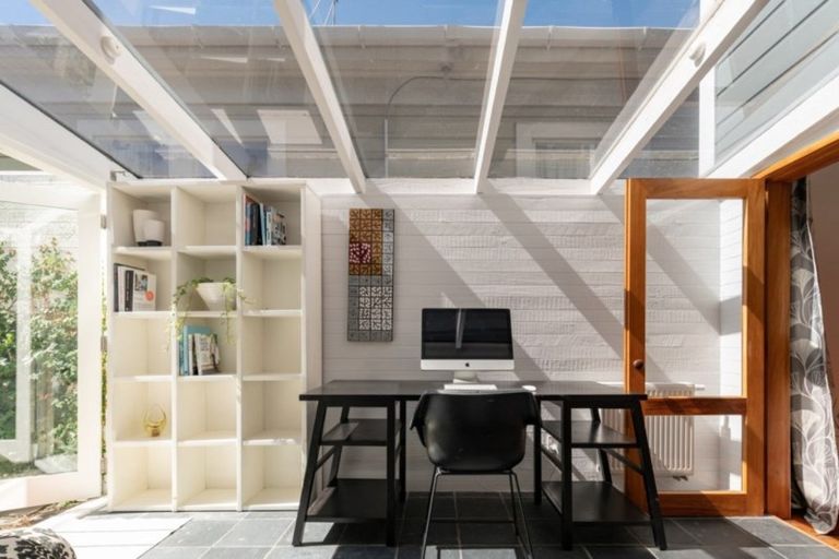 Photo of property in 200 Tinakori Road, Thorndon, Wellington, 6011