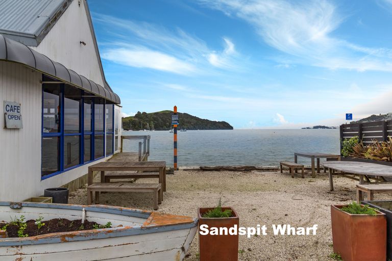 Photo of property in 30 Kanuka Road, Sandspit, Warkworth, 0982