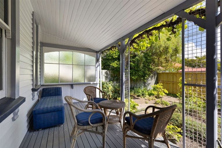 Photo of property in 10 Weston Road, St Albans, Christchurch, 8052