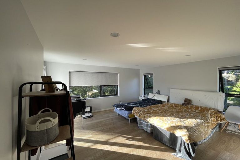 Photo of property in 18a Hazel Glen, Bayview, Auckland, 0629