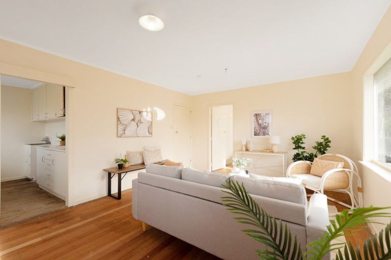 Photo of property in 5/139 Queens Drive, Lyall Bay, Wellington, 6022