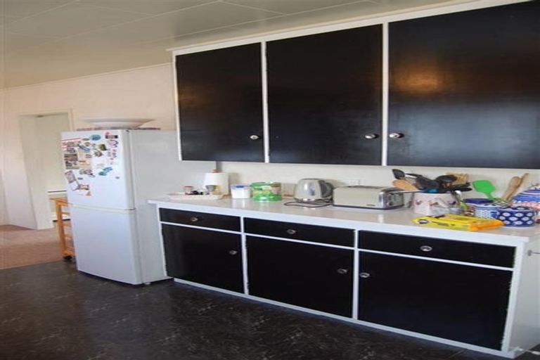 Photo of property in 2/701 Saint Aubyn, Saint Leonards, Hastings, 4120