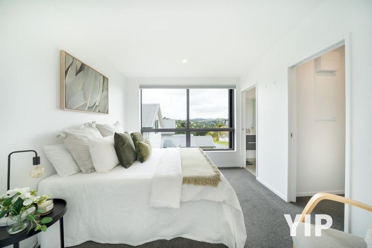 Photo of property in 1/62 Spenmoor Street, Newlands, Wellington, 6037