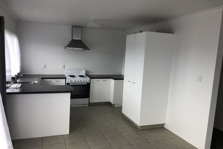 Photo of property in 12a Midgley Road, West Harbour, Auckland, 0618