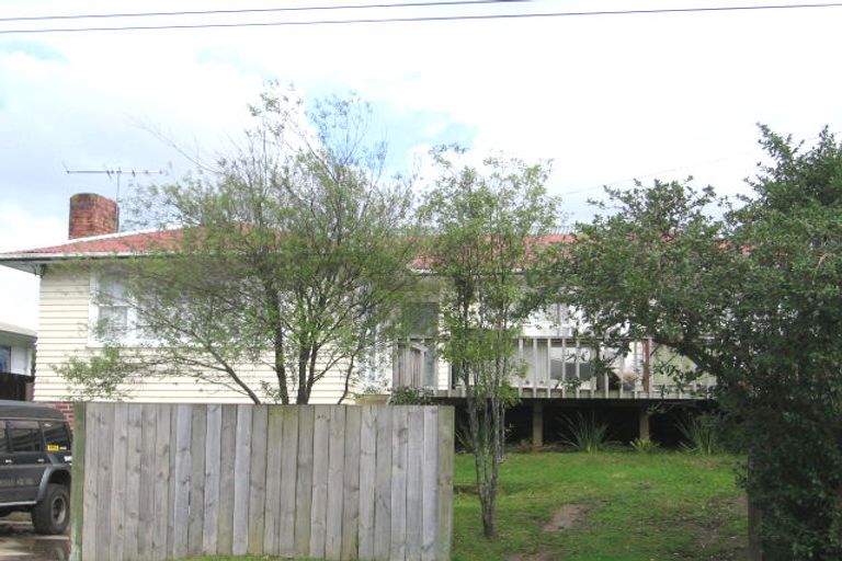 Photo of property in 16 Harrington Road, Henderson, Auckland, 0610