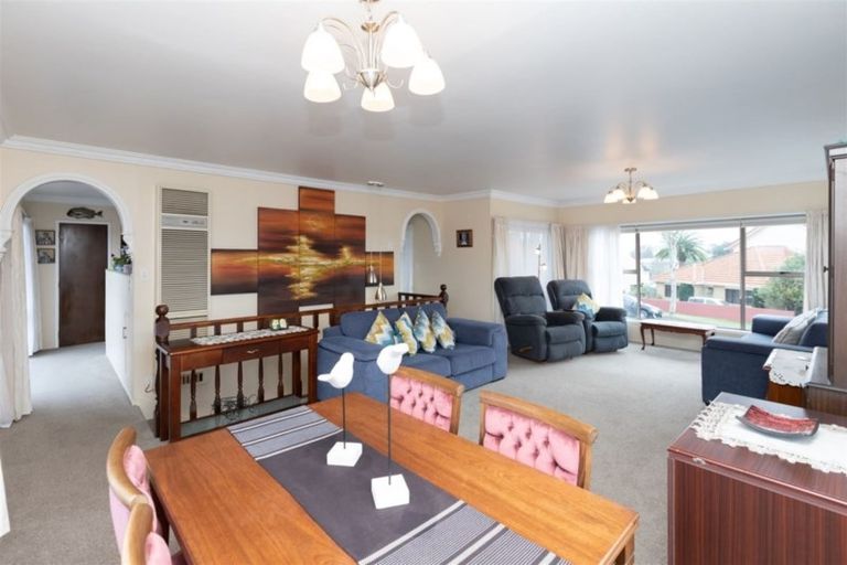 Photo of property in 19 Ridout Street, Maeroa, Hamilton, 3200