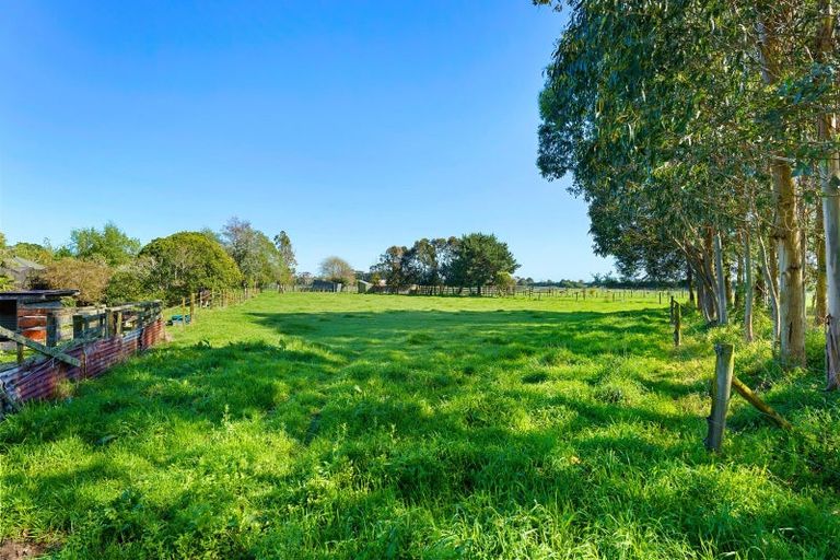 Photo of property in 81 Hautere Cross Road, Te Horo, Otaki, 5582